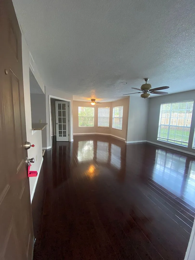 Gorgeous 3 Bedroom 2 Bath Will Not Last ( First Floor ) - Hidden Springs Condominiums — Photo 2
