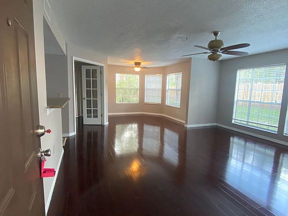 2nd image of 685 Youngstown Pkwy APT 301