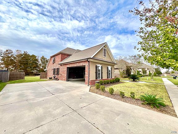 2nd image of 252 Riverwood Dr