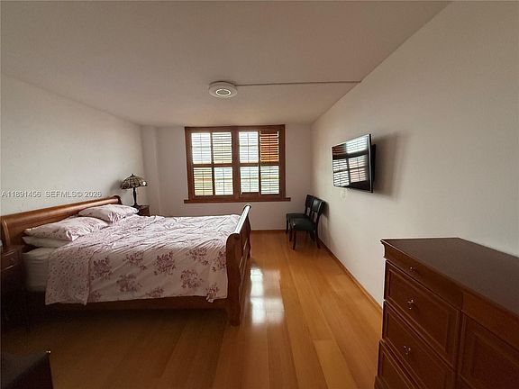 3rd image of 2780 NE 183rd St APT 1415
