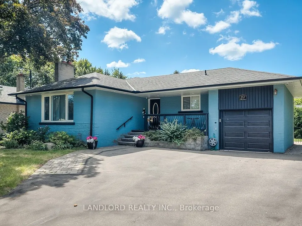 257 Wales Cres #MAIN