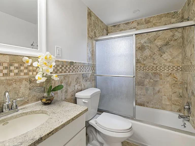 1325 Osbourne Ave — Photo 18
