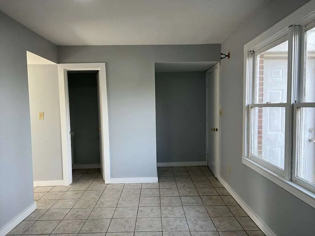 Building Photo - 1661 Forest Dr