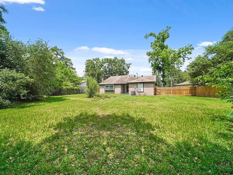22039 Rivermead Dr — Photo 20