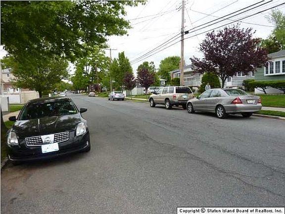 3rd image of 320 Van Name Ave