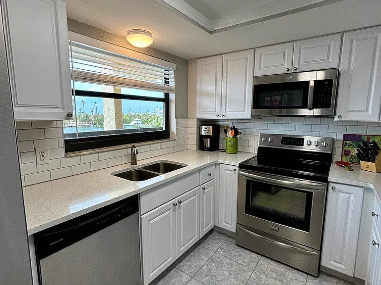 12500 Capri Cir N #303 — Photo 9