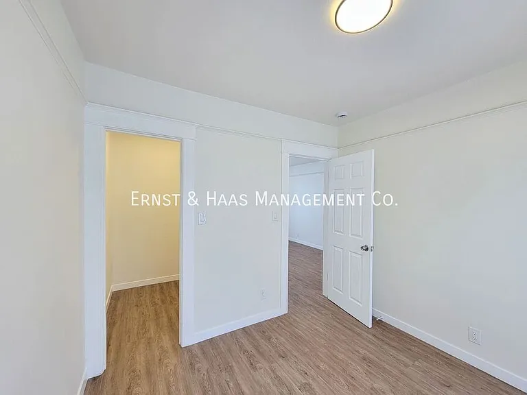 154 E Eagle St #2 — Photo 9