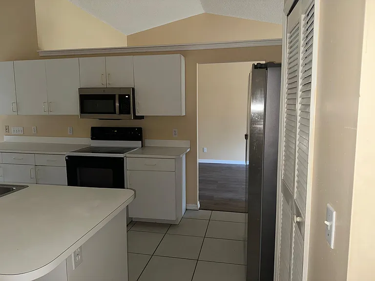 2426 SE Addison St — Photo 18