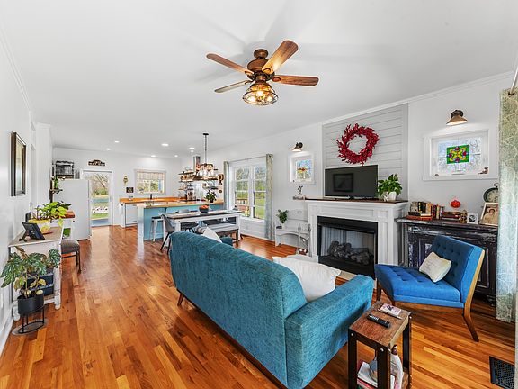 12th image of this home