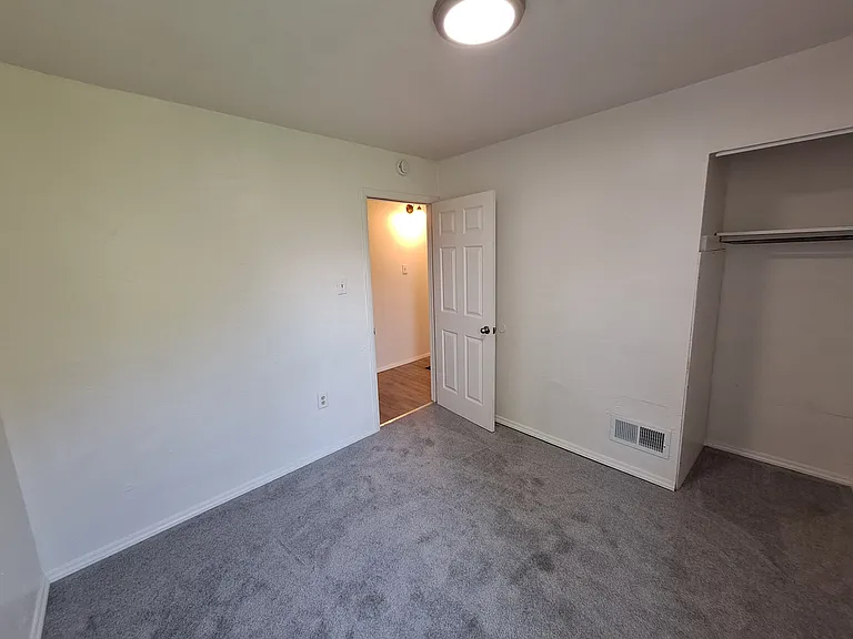 810 Etna St — Photo 15