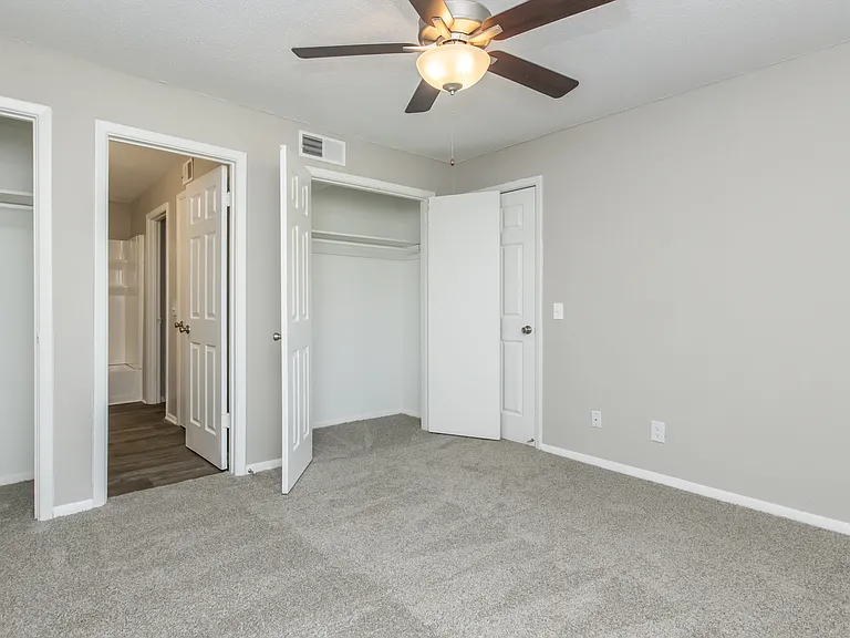 Arborgate Apartment Homes — Photo 10