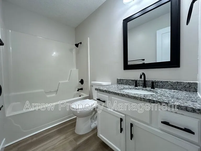 1216 S Jackson St — Photo 9