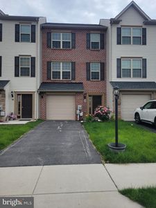 80 Katelyn Dr, New Oxford, PA, 17350