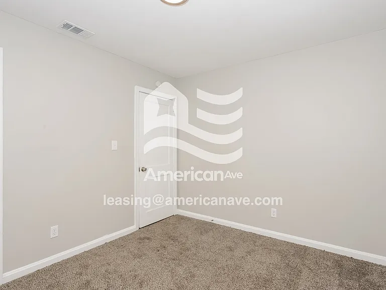 1237625_010_wm_-_bedroom_13102972.jpg