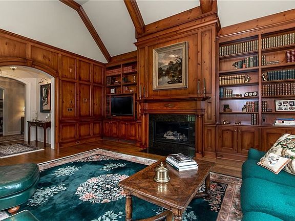 4th image of 5 Lake House Ln
