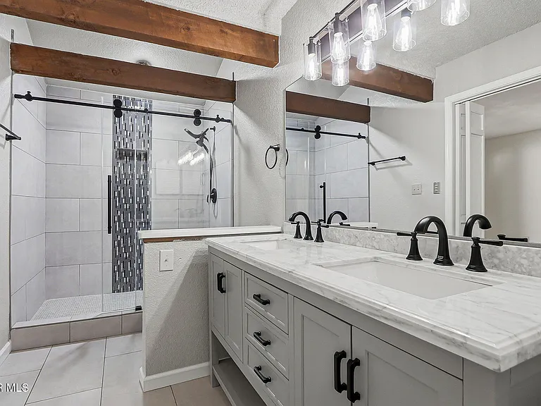 5205 Valley Spring Way — Photo 14