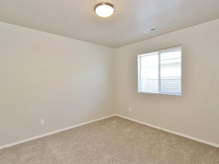 3101 N Saratov Way — Photo 13