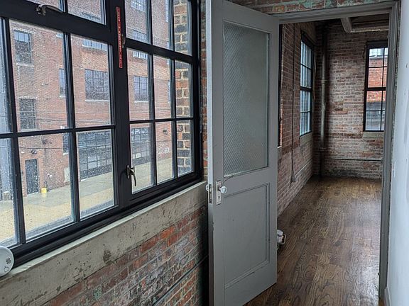 4th image of 155 Chandler St #102