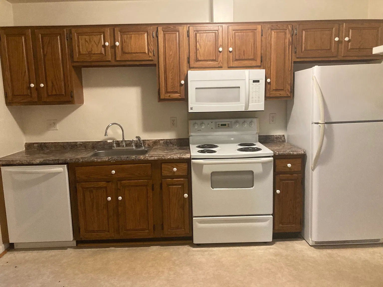 3 bed, 1.5 bath, 1200 sqft, $2,250 — Photo 4