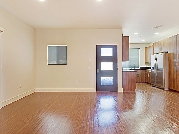 5th image of 90-98 N Oakview Dr #94-4