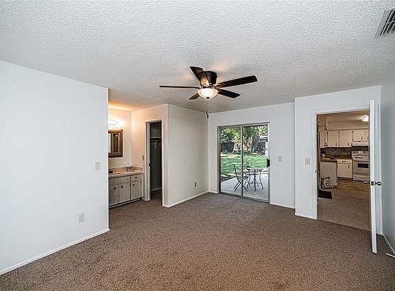 3rd image of 218 Loch Low Dr