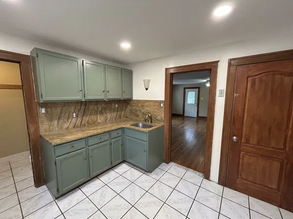 11 Windsorville Rd #B, Broad Brook, CT 06016