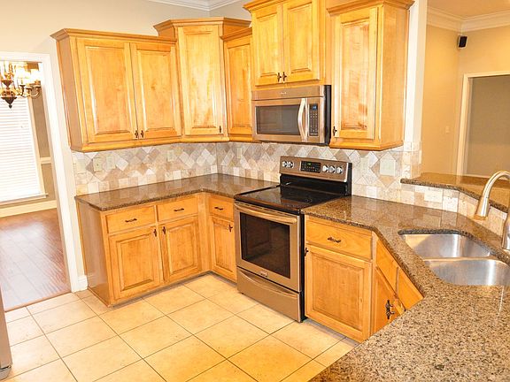 5th image of 558 Ashton Oak Dr