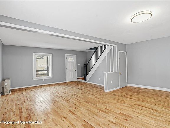4th image of 309 Ferdinand St
