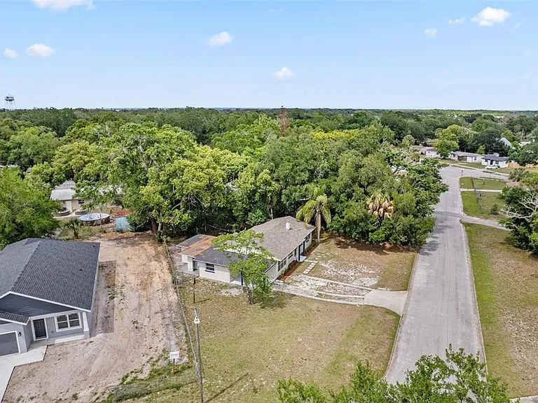 1218 Crescent St — Photo 33
