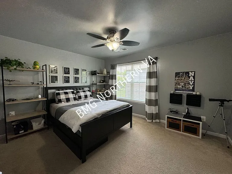 8930 Kingbird Ct — Photo 36