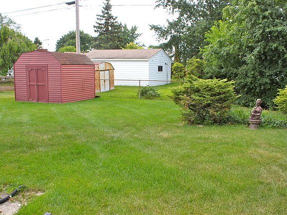 4th image of 2829 Clayton Dr