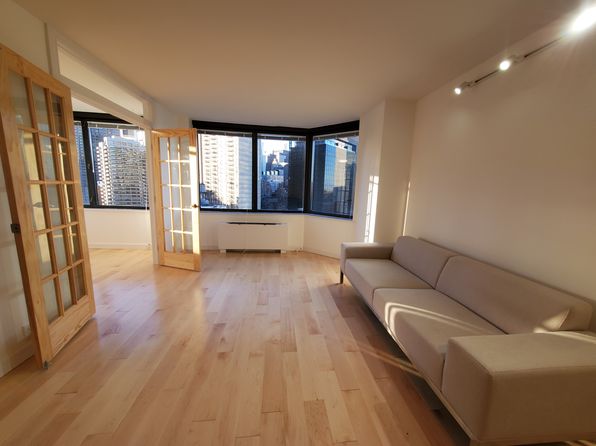 415 E 37th St APT 22L