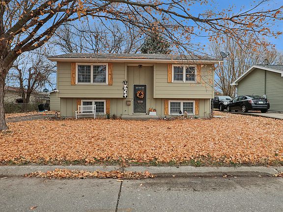 2nd image of 1008 N 8th Ave E