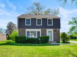 7438 N Seneca ROAD, Fox Point, WI 53217
