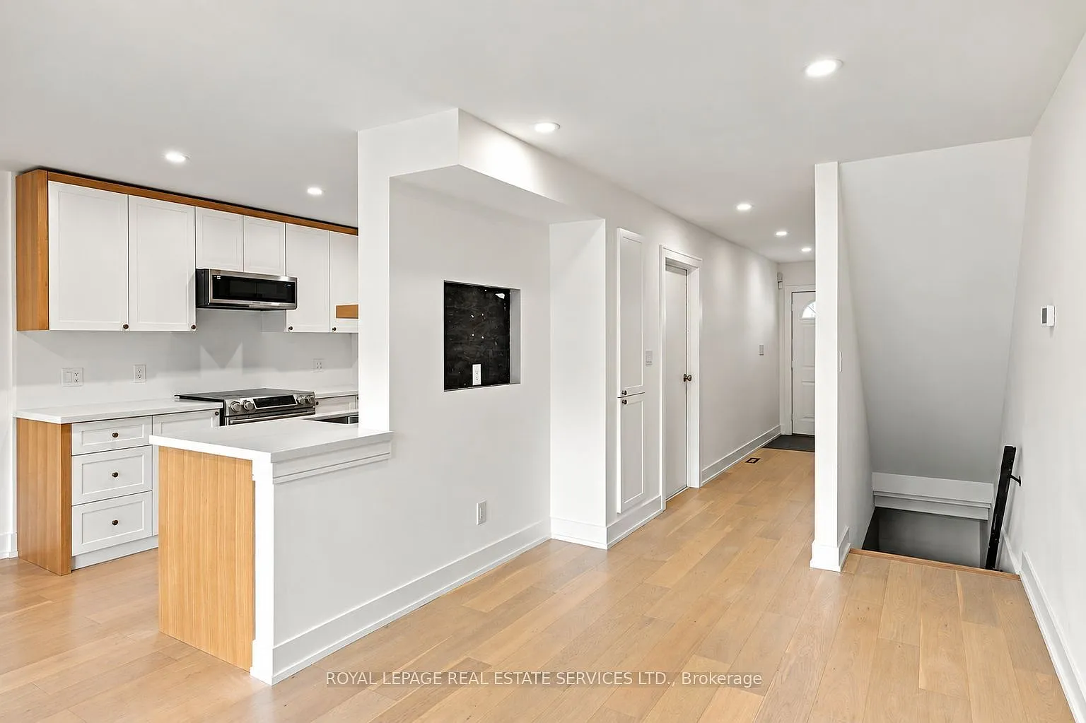 4 bed, $3,350 — Photo 1