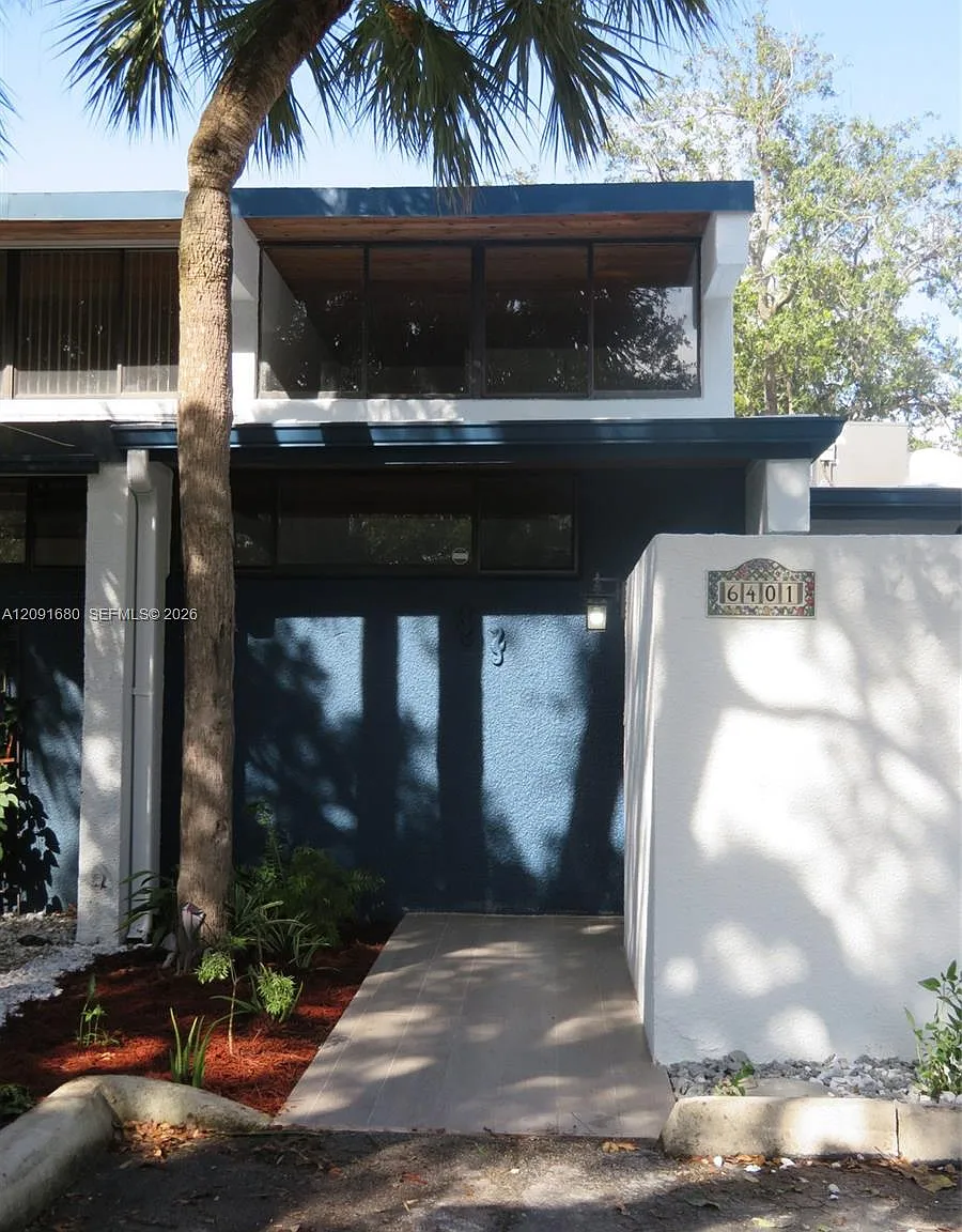 Miami Lakes Windmill Gate — Photo 3