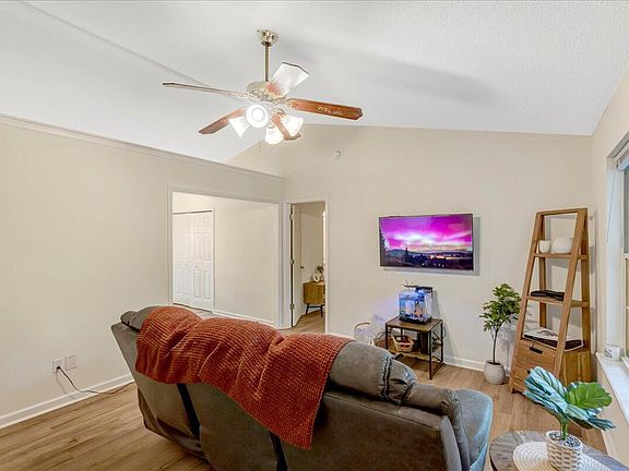 3rd image of 188 Bridges Ln