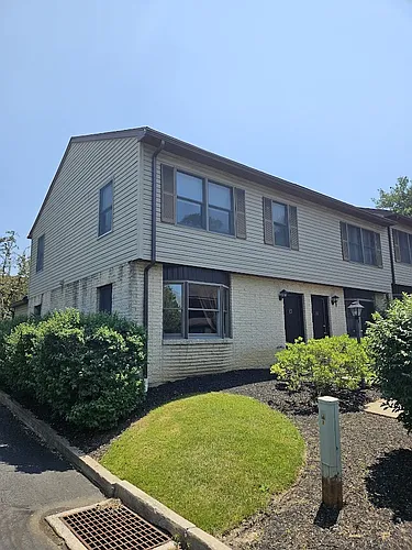 915 Southgate Dr #13 Photo 1 915 Southgate Dr #13 Photo 1