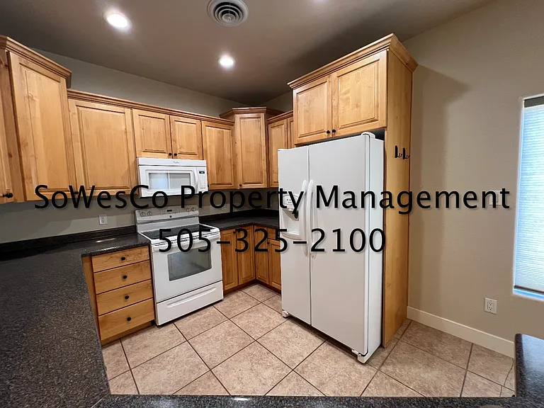 1936 Hollyhock Cir — Photo 8