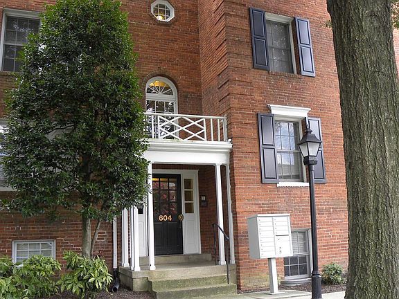 2nd image of 604 Bashford Ln Unit 2113