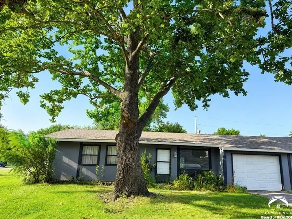 3210 Rainier Dr, Lawrence, KS 66047
