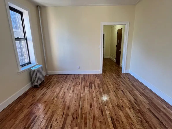 557 East 21st Street image 1 of 5