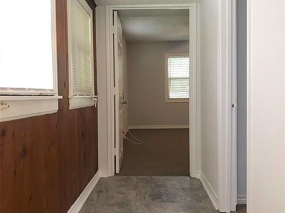 3rd image of 817 Cypress St