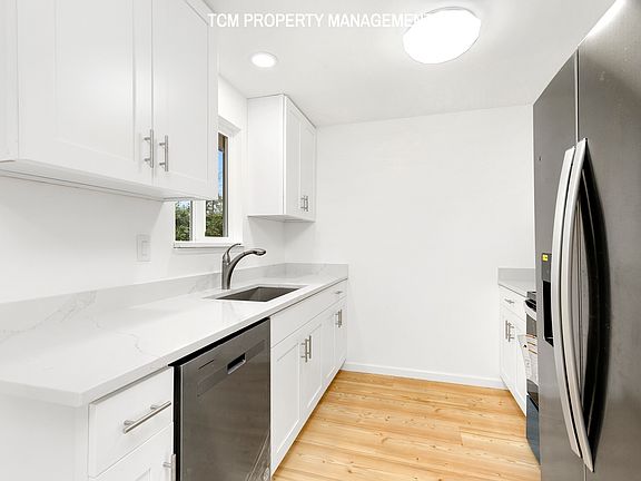 4th image of 4806 S 179th St
