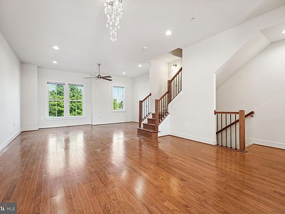 5th image of 2204 Potomac Ave