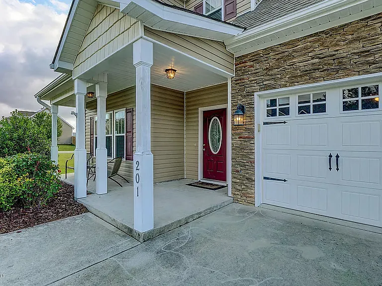 201 River Oats Ct — Photo 2