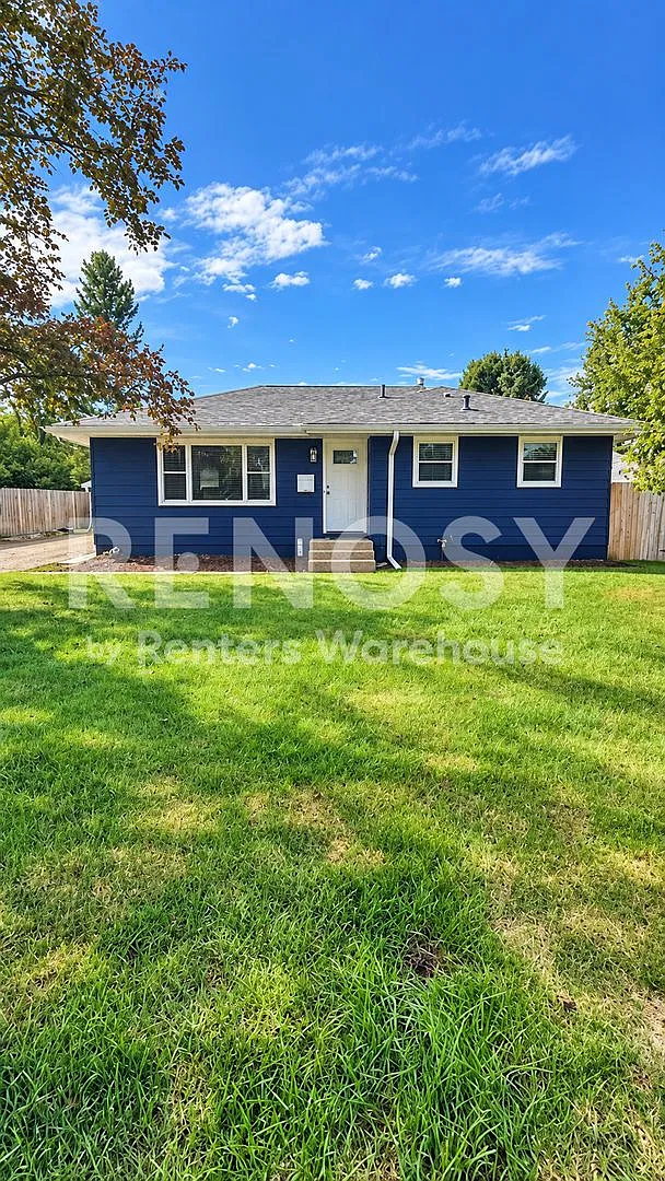 Available Now - Beautifully Updated 3 Bedroom Home - $2,300/Month — Photo 2