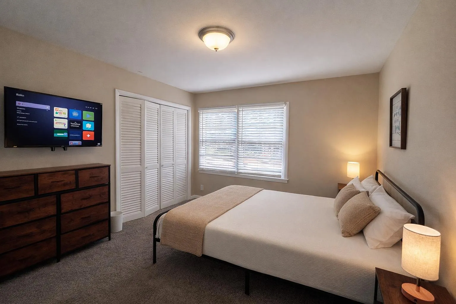 4 bed, 3.0 bath, 2040 sqft, $862 — Photo 1