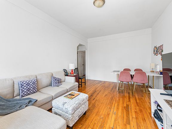 5th image of 203 W 103rd St APT 5B