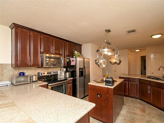 4th image of 2517 Plentywood Dr
